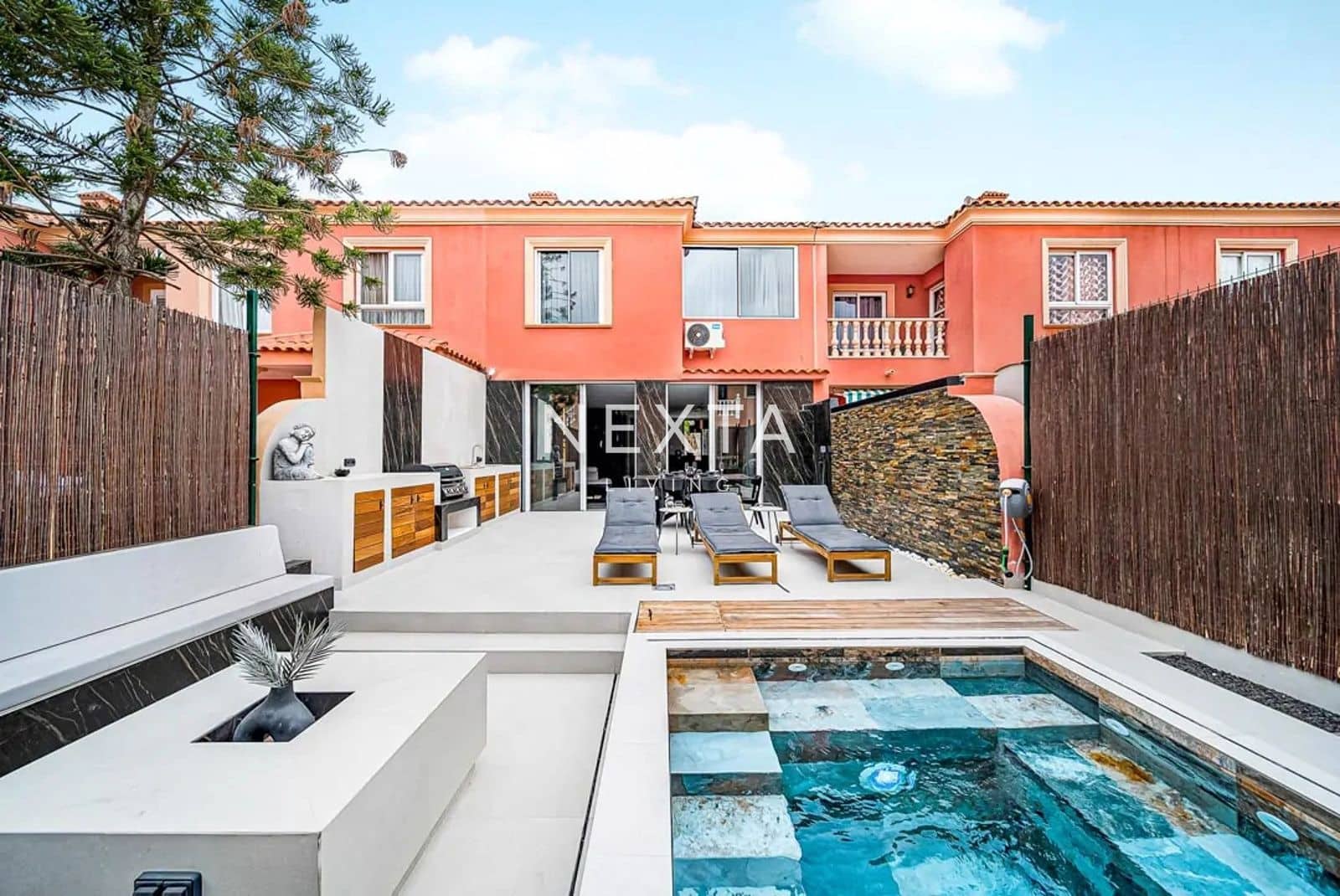 4 bedroom Townhouse for sale in Costa Adeje with pool garage - € 1,495,000 (Ref: 9547397)