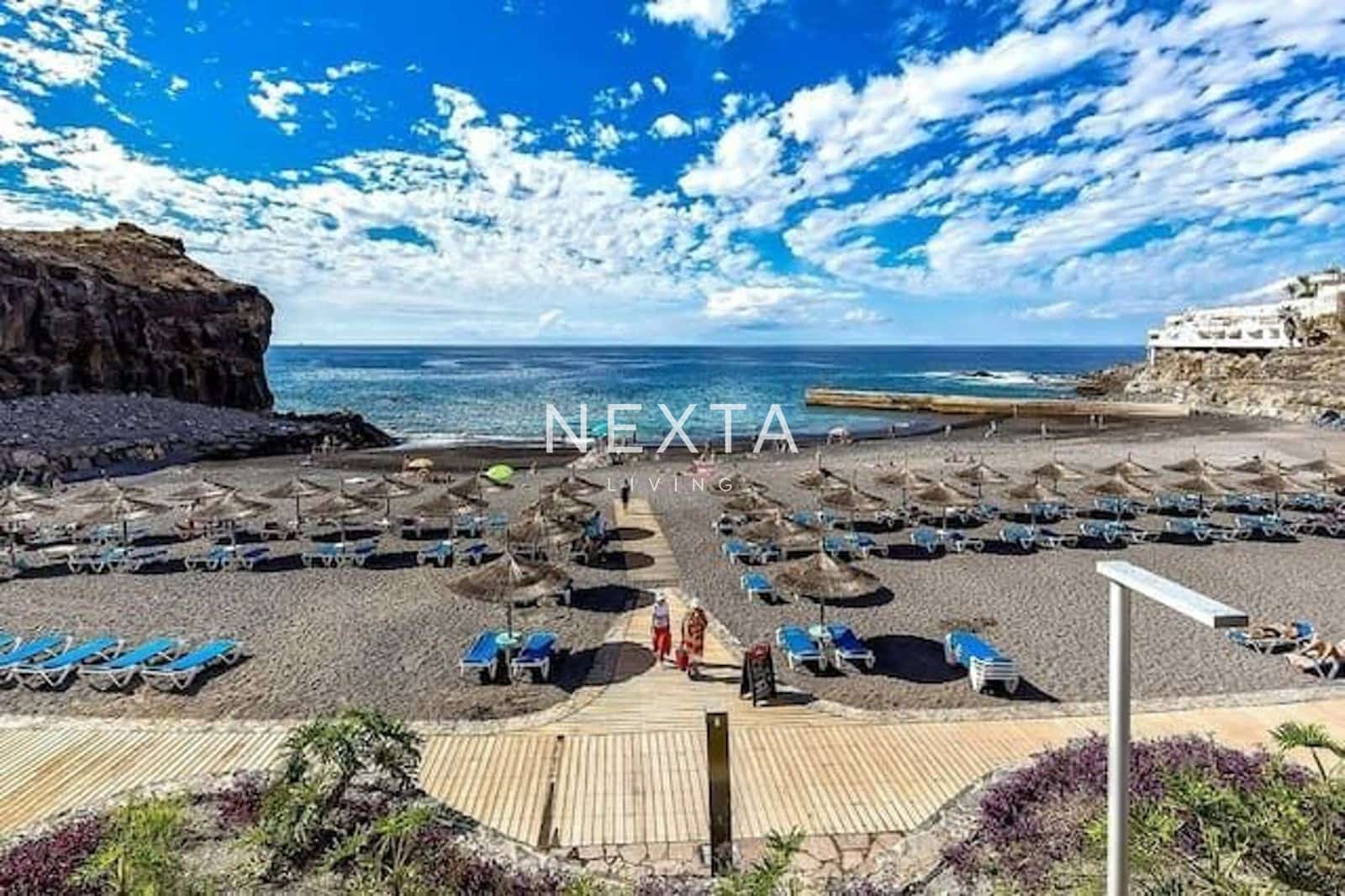 2 soveværelse Byhus til salg i Costa Adeje med swimmingpool garage - € 1.130.000 (Ref: 9550160)