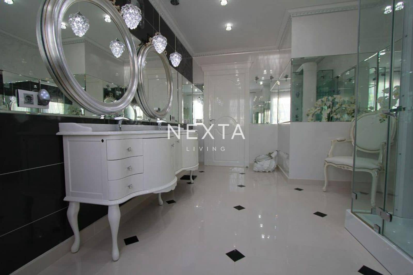 6 soveværelse Villa til salg i Costa Adeje med swimmingpool garage - € 4.250.000 (Ref: 9559772)