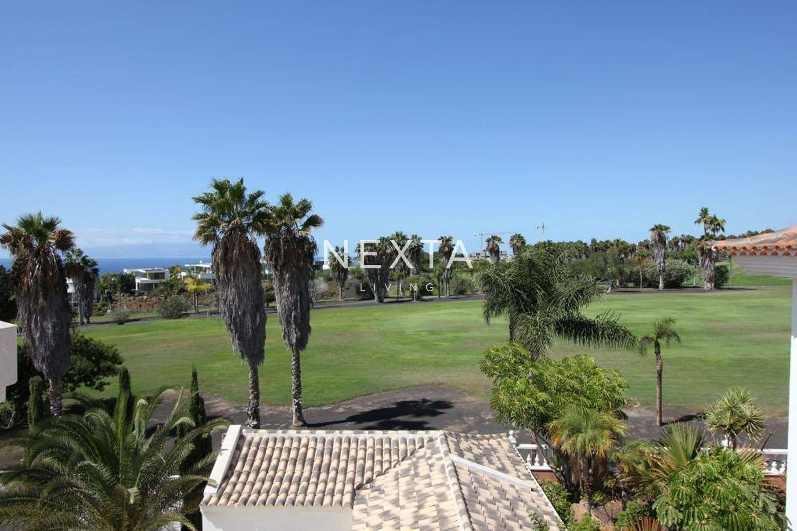 6 soveværelse Villa til salg i Costa Adeje med swimmingpool garage - € 4.250.000 (Ref: 9559772)