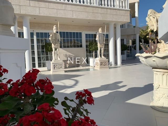 6 sovrum Villa till salu i Playa del Duque, Adeje med pool garage - 4 250 000 € (Ref: 9559772)