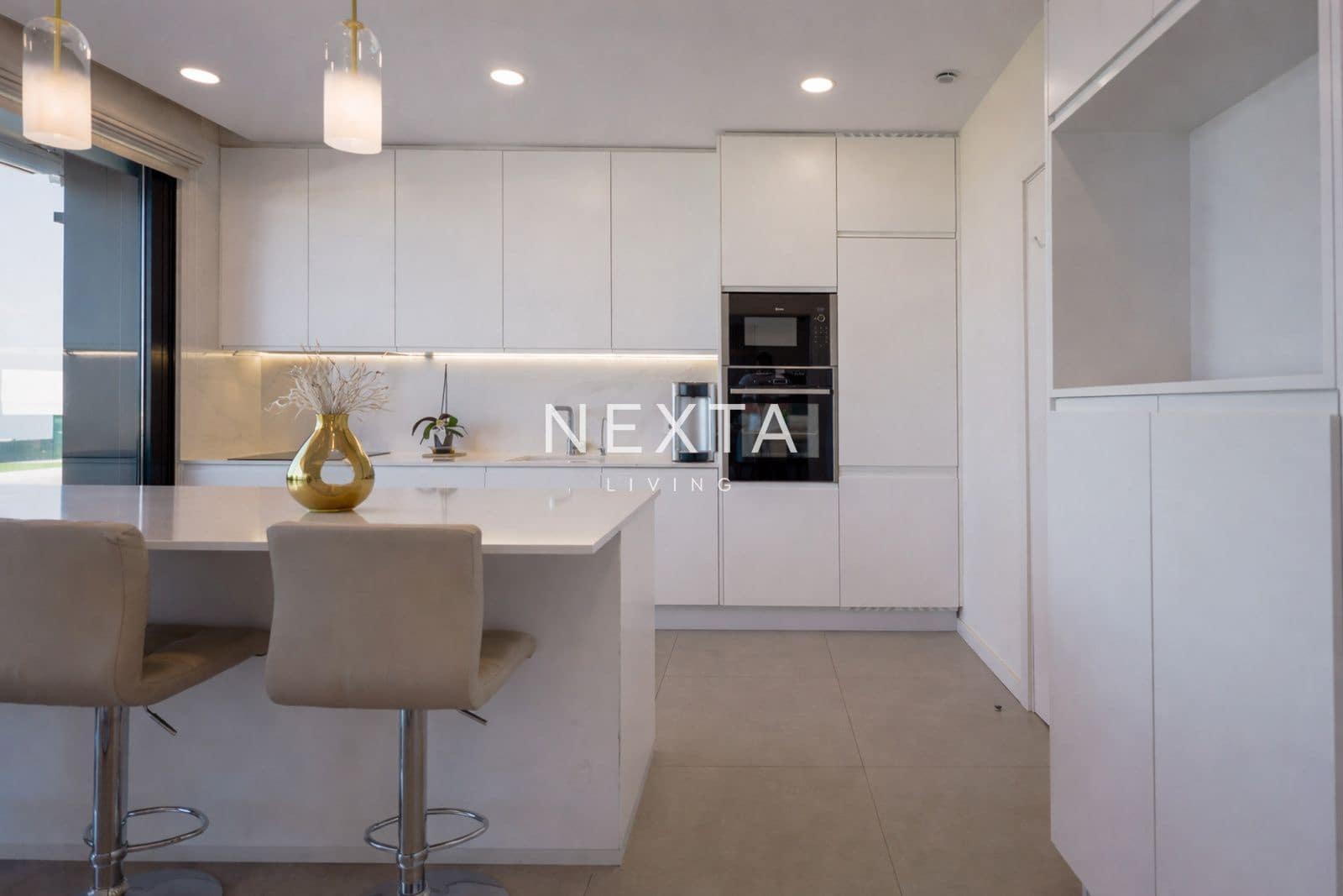 5 bedroom Villa for sale in Guia de Isora - € 6,000,000 (Ref: 9559918)