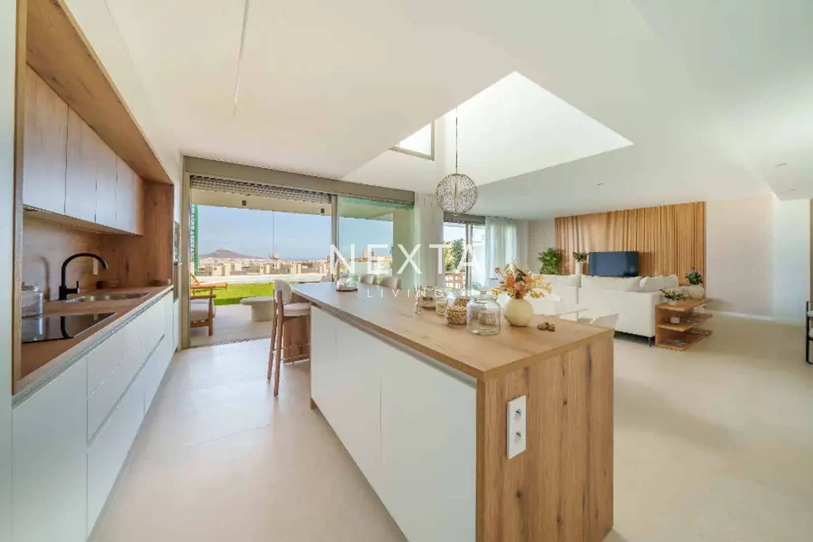 3 soverom Hus til salgs i Las Palmas de Gran Canaria med svømmebasseng garasje - € 1 575 000 (Ref: 9563823)