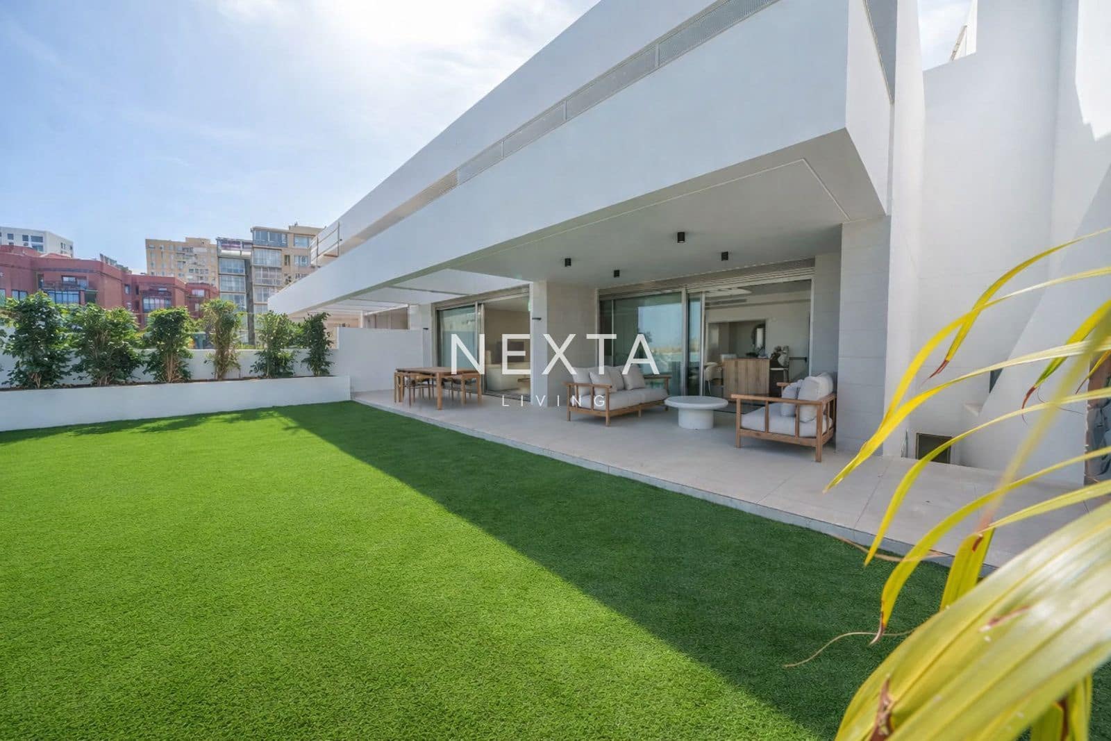 3 soverom Hus til salgs i Las Palmas de Gran Canaria med svømmebasseng garasje - € 1 575 000 (Ref: 9563823)