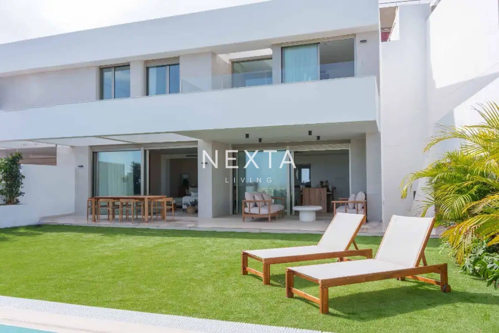 3 soverom Hus til salgs i Las Palmas de Gran Canaria med svømmebasseng garasje - € 1 575 000 (Ref: 9563823)