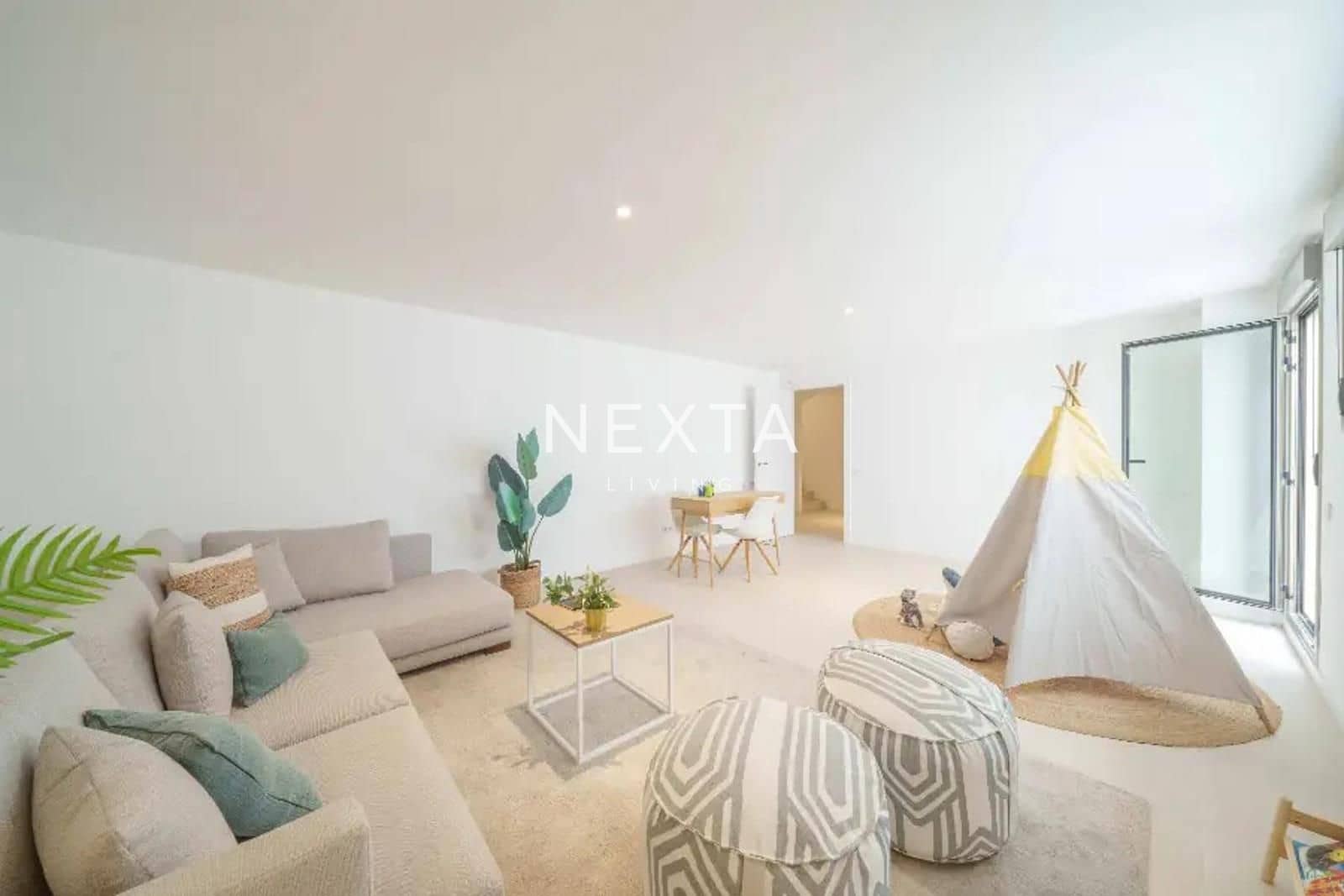 3 bedroom Townhouse for sale in Las Palmas de Gran Canaria with pool garage - € 998,000 (Ref: 9563824)