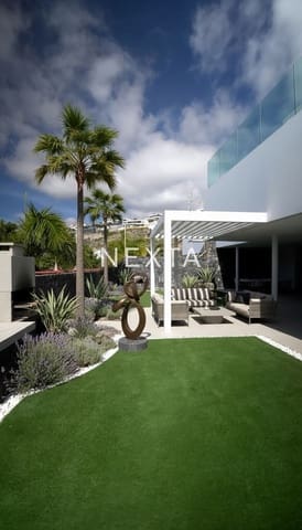 4 bedroom Villa for sale in San Eugenio Alto, Adeje with pool garage - € 2,490,000 (Ref: 9609610)