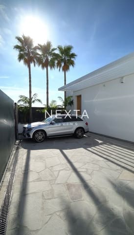 4 bedroom Villa for sale in San Eugenio Alto, Adeje with pool garage - € 2,490,000 (Ref: 9609610)