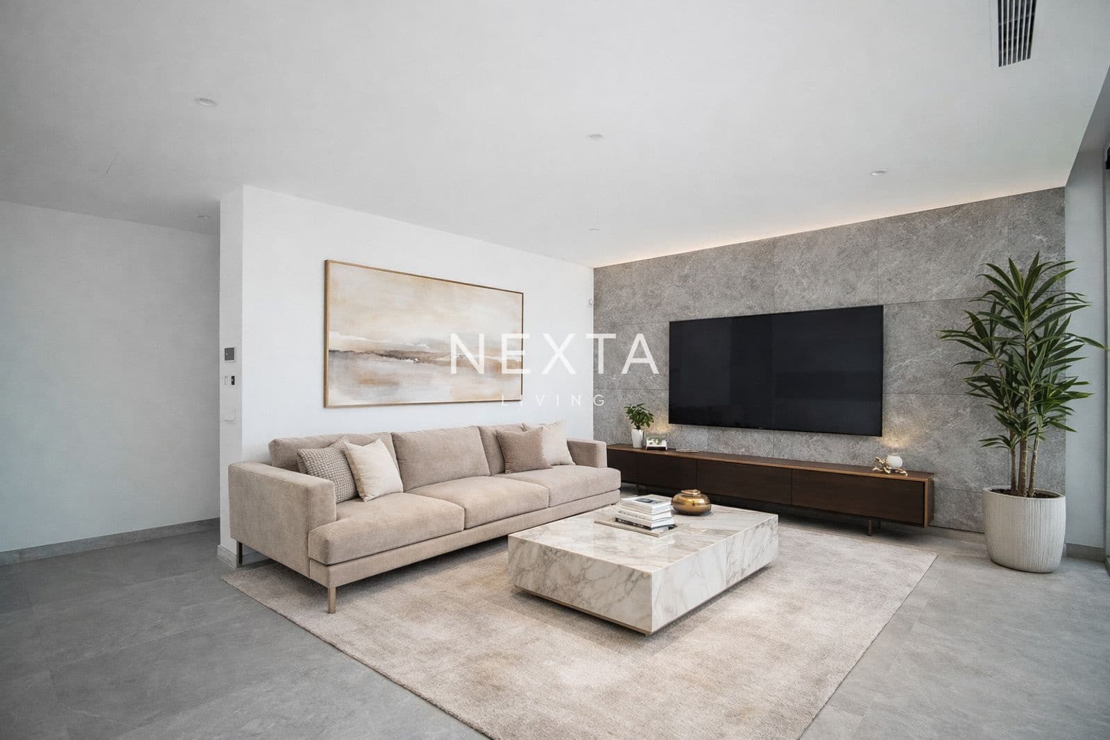 4 bedroom Villa for sale in Costa Adeje with pool garage - € 2,490,000 (Ref: 9609610)