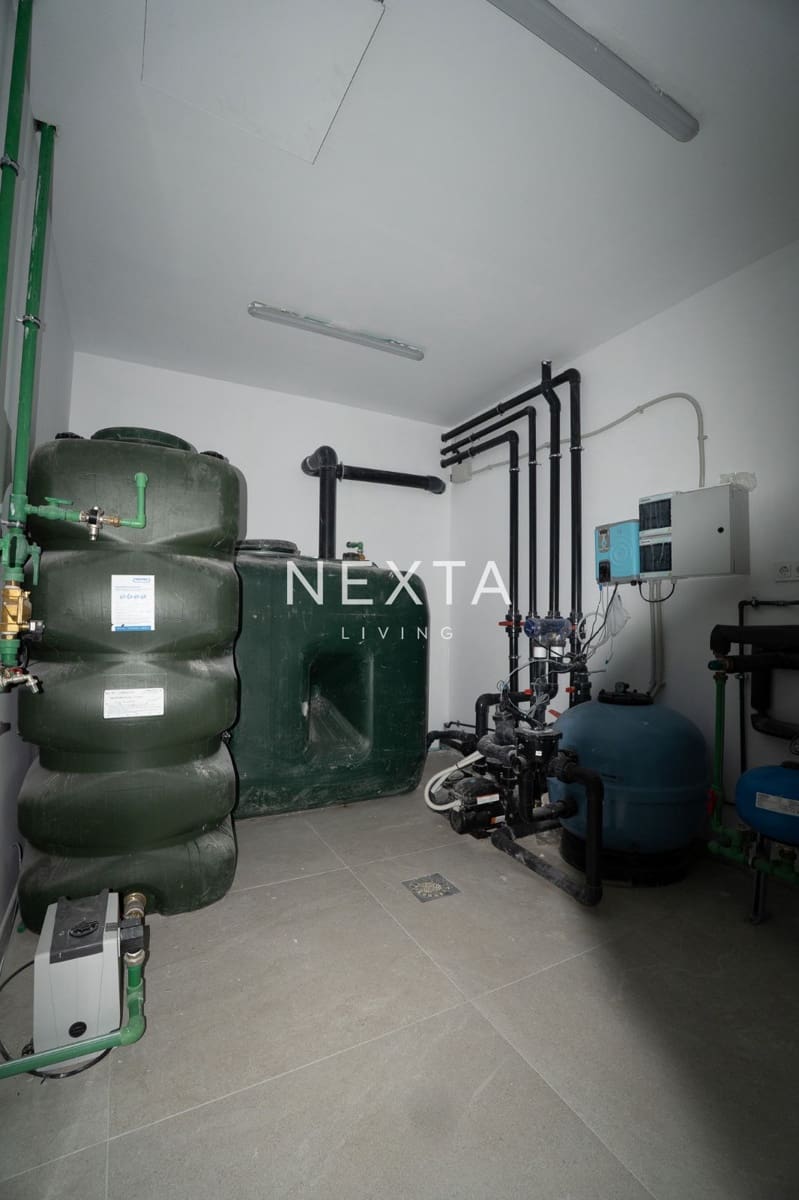 4 bedroom Villa for sale in Costa Adeje with pool garage - € 2,490,000 (Ref: 9609610)