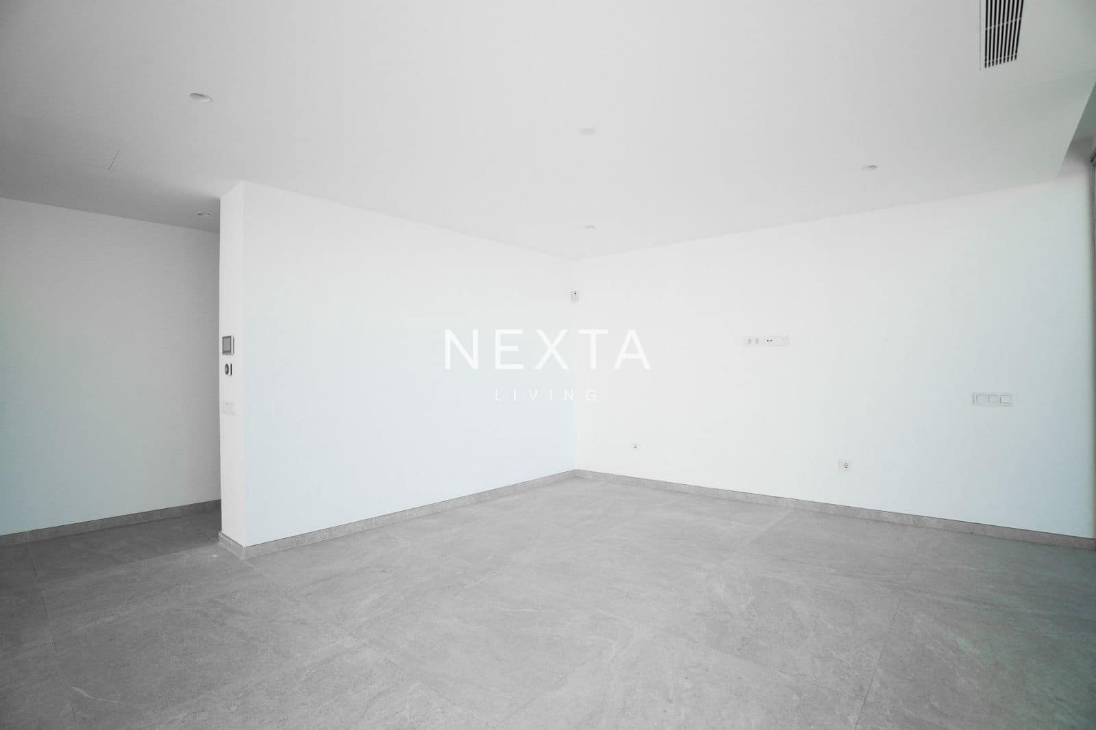 4 bedroom Villa for sale in Costa Adeje with pool garage - € 2,490,000 (Ref: 9609610)