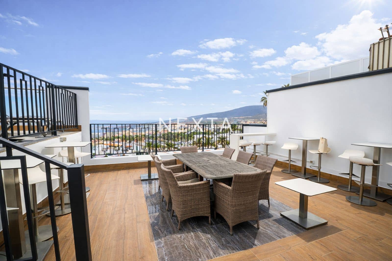 6 bedroom Villa for sale in Costa Adeje with pool garage - € 1,995,000 (Ref: 9613142)