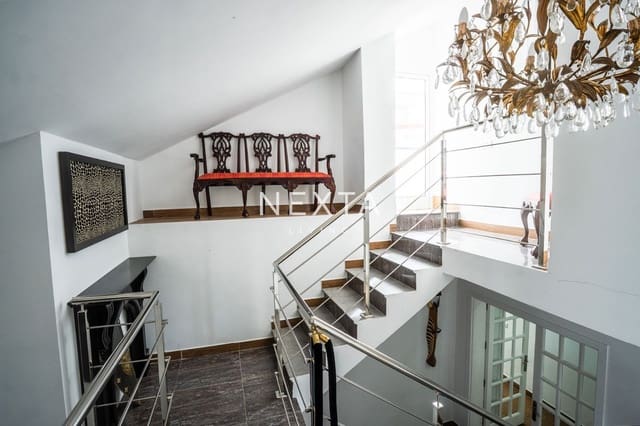 6 bedroom Villa for sale in San Eugenio Alto, Adeje with pool garage - € 1,995,000 (Ref: 9613142)