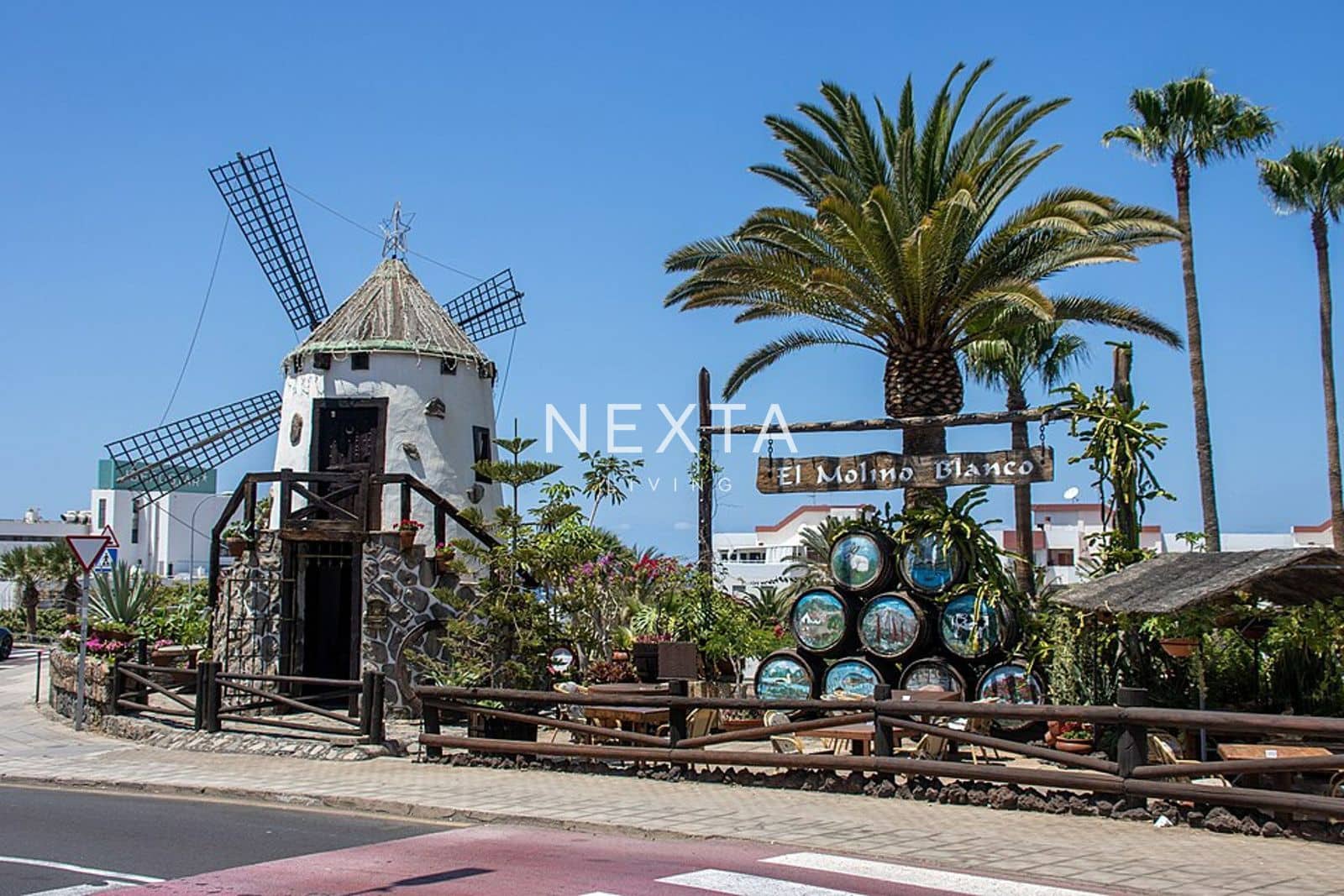 6 soverom Villa til salgs i Costa Adeje med svømmebasseng garasje - € 1 995 000 (Ref: 9613142)