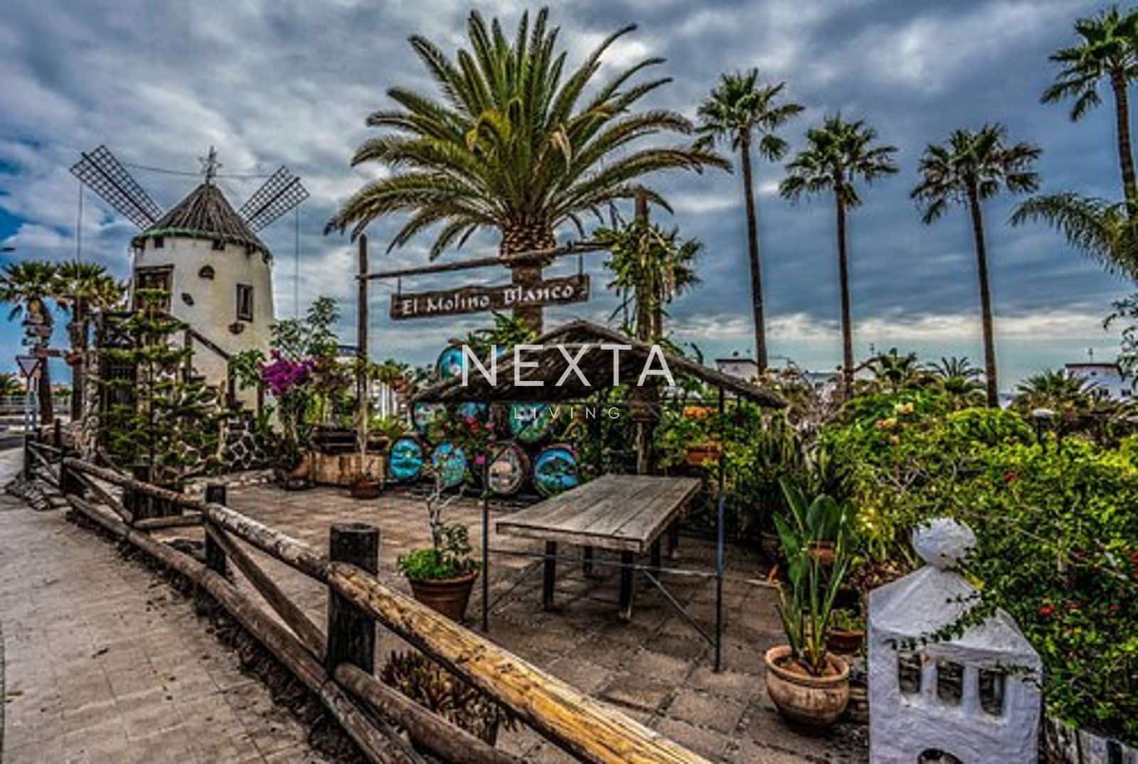 6 soverom Villa til salgs i Costa Adeje med svømmebasseng garasje - € 1 995 000 (Ref: 9613142)