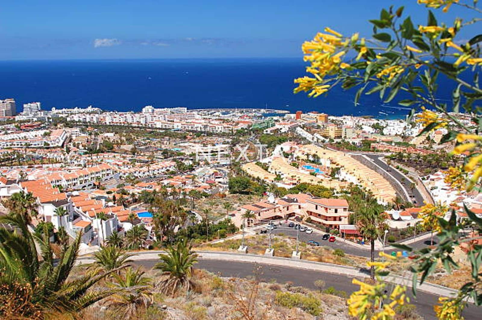 6 soverom Villa til salgs i Costa Adeje med svømmebasseng garasje - € 1 995 000 (Ref: 9613142)