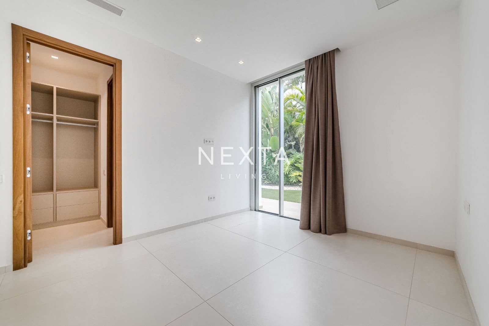 5 chambre Villa/Maison à vendre à La Caleta Adeje avec piscine garage - 6 150 000 € (Ref: 9630619)