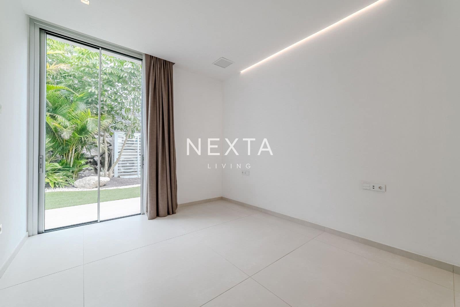 5 chambre Villa/Maison à vendre à La Caleta Adeje avec piscine garage - 6 150 000 € (Ref: 9630619)