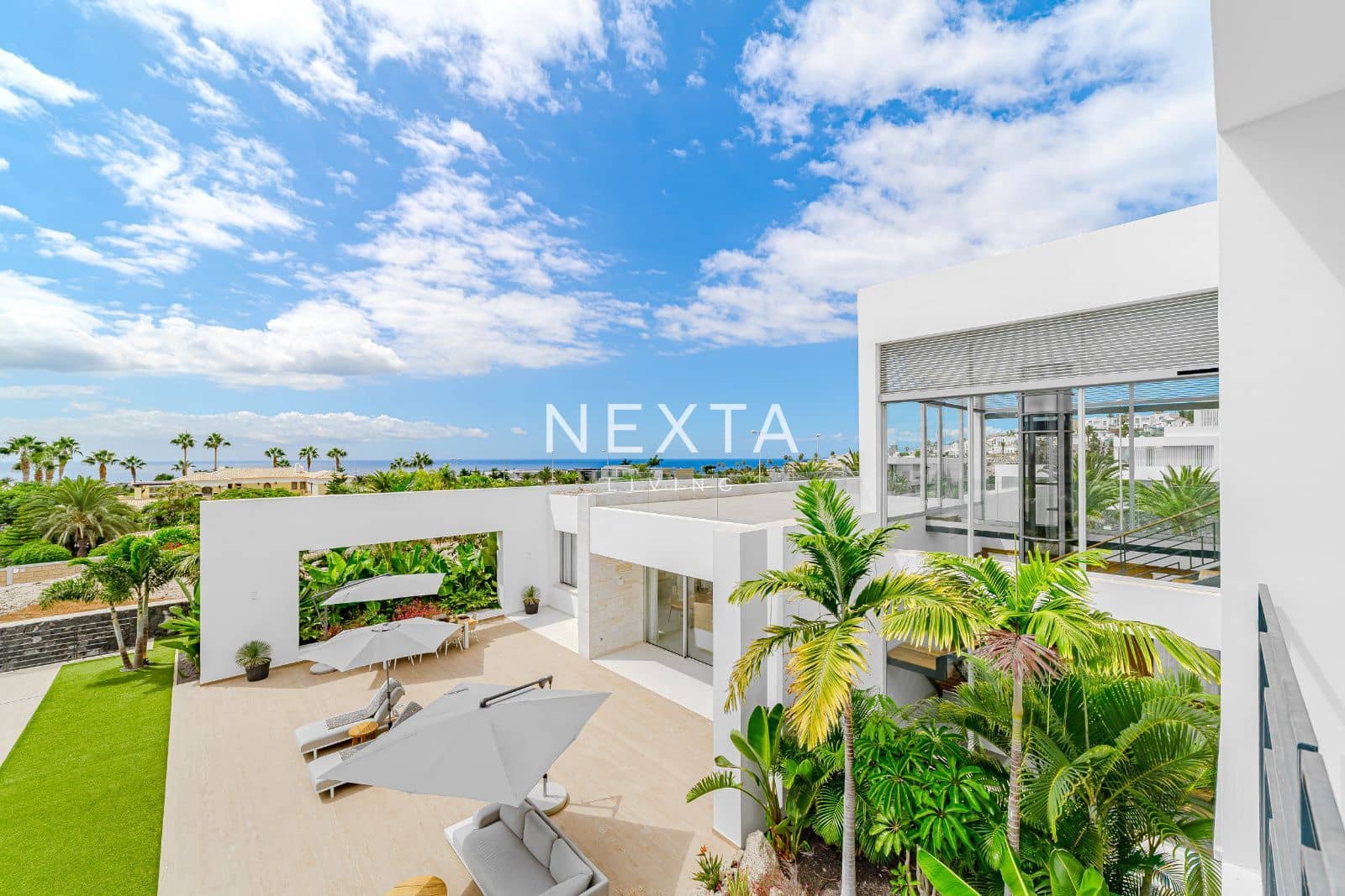 5 chambre Villa/Maison à vendre à La Caleta Adeje avec piscine garage - 6 150 000 € (Ref: 9630619)