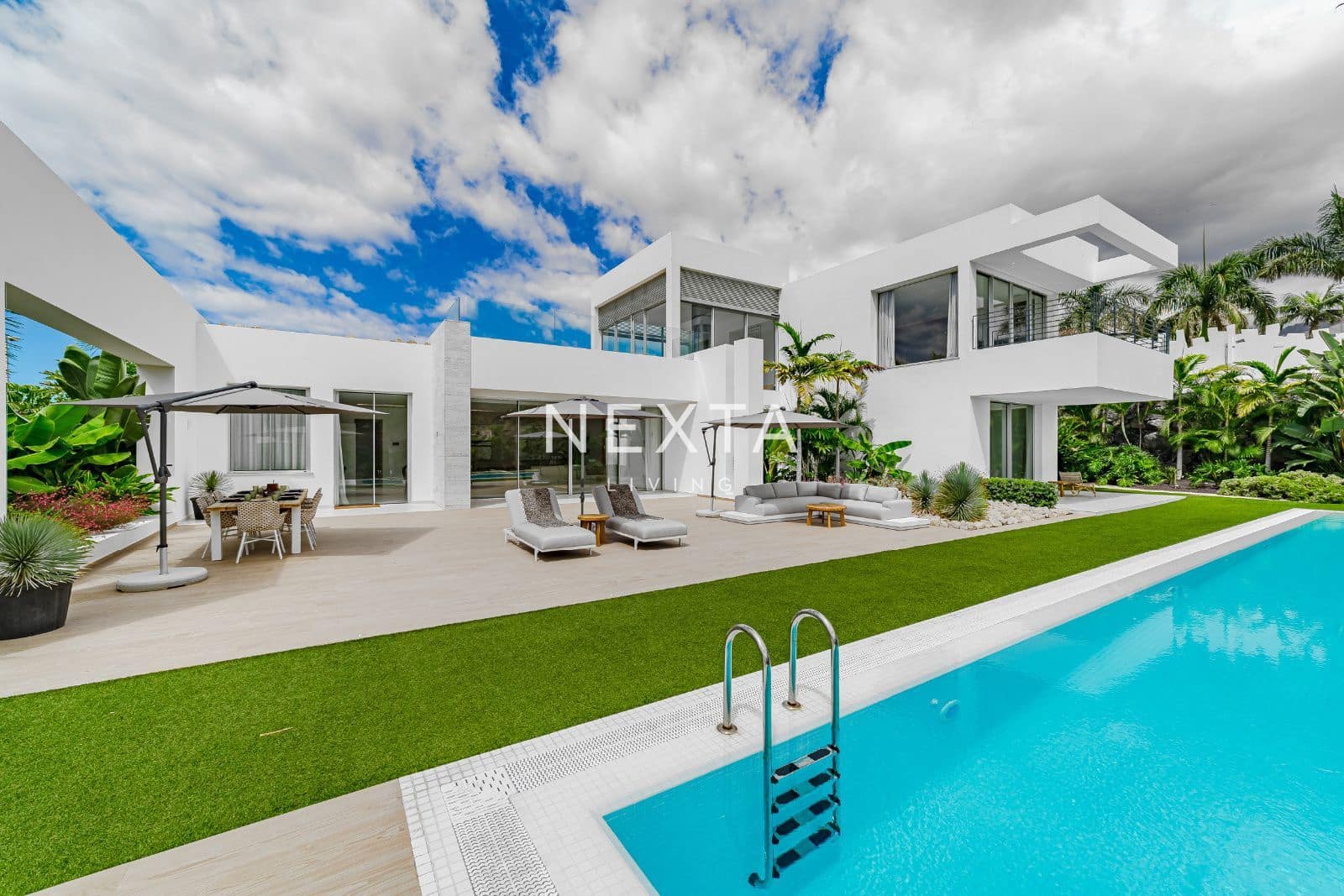 5 chambre Villa/Maison à vendre à La Caleta Adeje avec piscine garage - 6 150 000 € (Ref: 9630619)