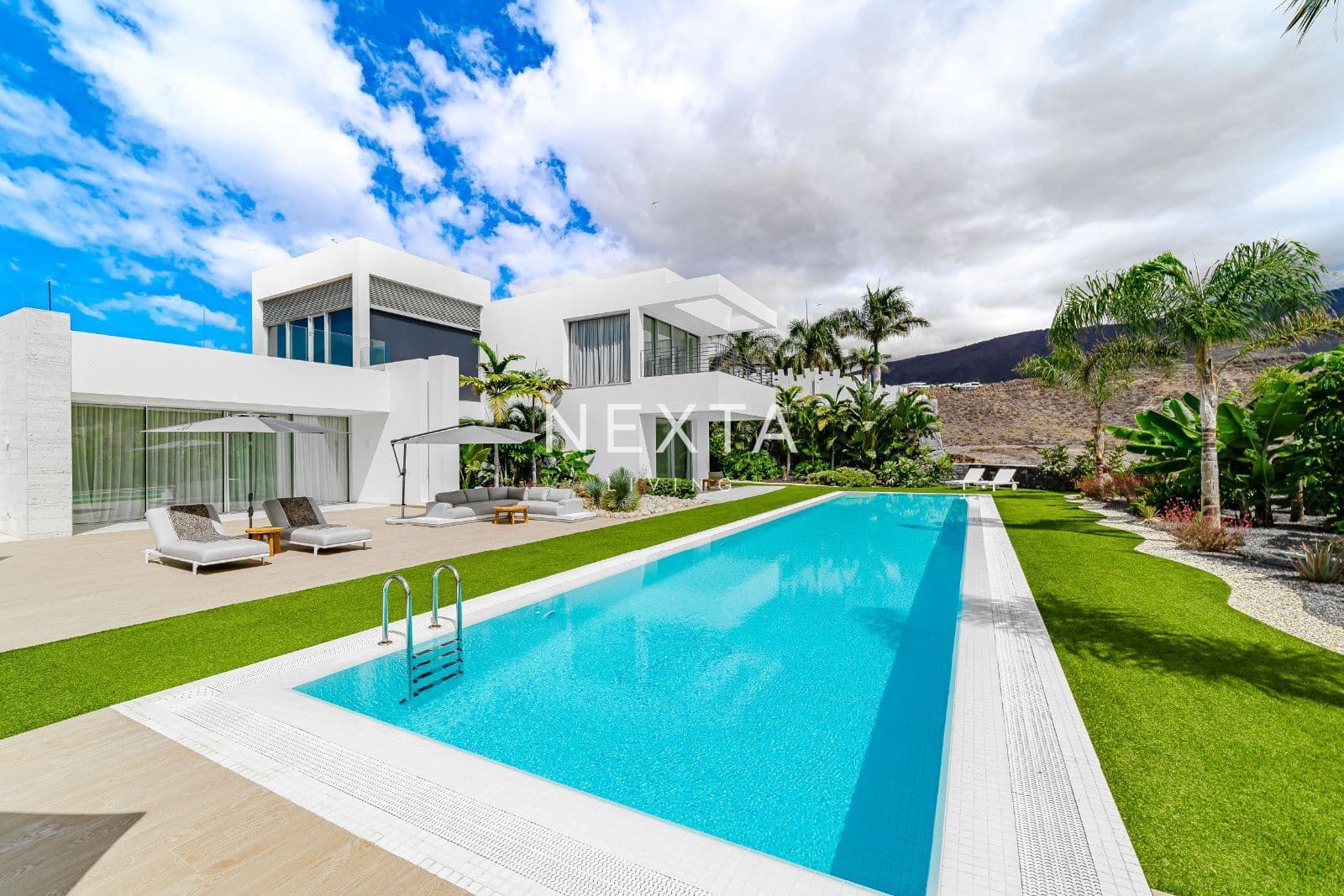 5 chambre Villa/Maison à vendre à La Caleta Adeje avec piscine garage - 6 150 000 € (Ref: 9630619)