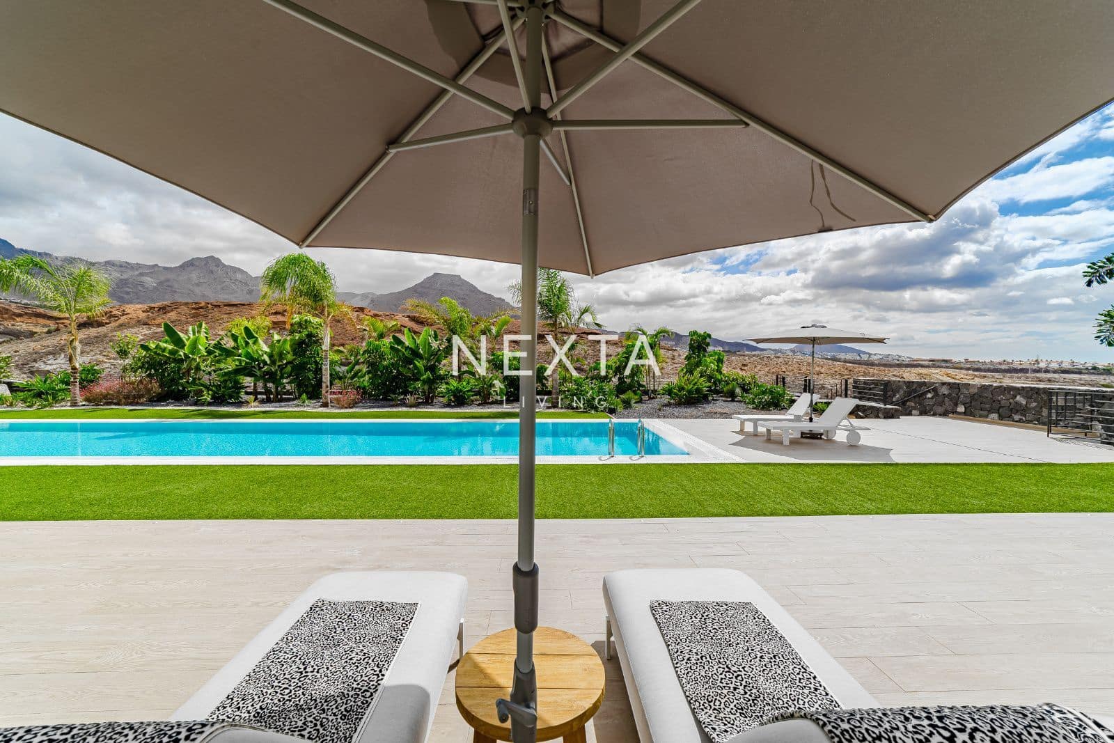 5 chambre Villa/Maison à vendre à La Caleta Adeje avec piscine garage - 6 150 000 € (Ref: 9630619)