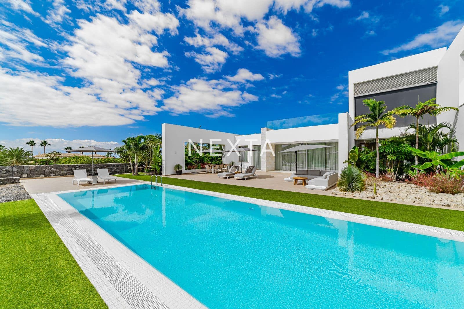 5 chambre Villa/Maison à vendre à La Caleta Adeje avec piscine garage - 6 150 000 € (Ref: 9630619)