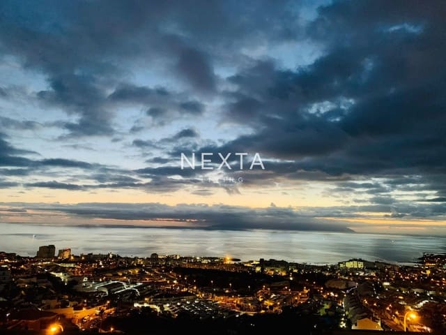 3 sypialnia Willa na sprzedaż w Costa Adeje, Adeje z basenem garażem - 1 200 000 € (Ref: 9653112)