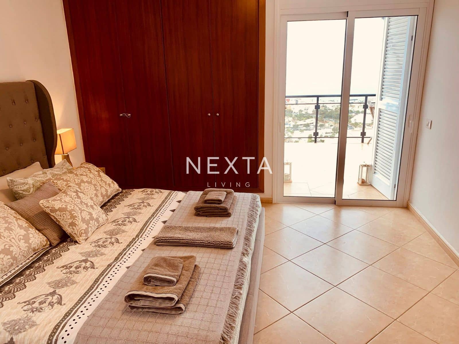 3 chambre Villa/Maison à vendre à Costa Adeje avec piscine garage - 1 200 000 € (Ref: 9653112)