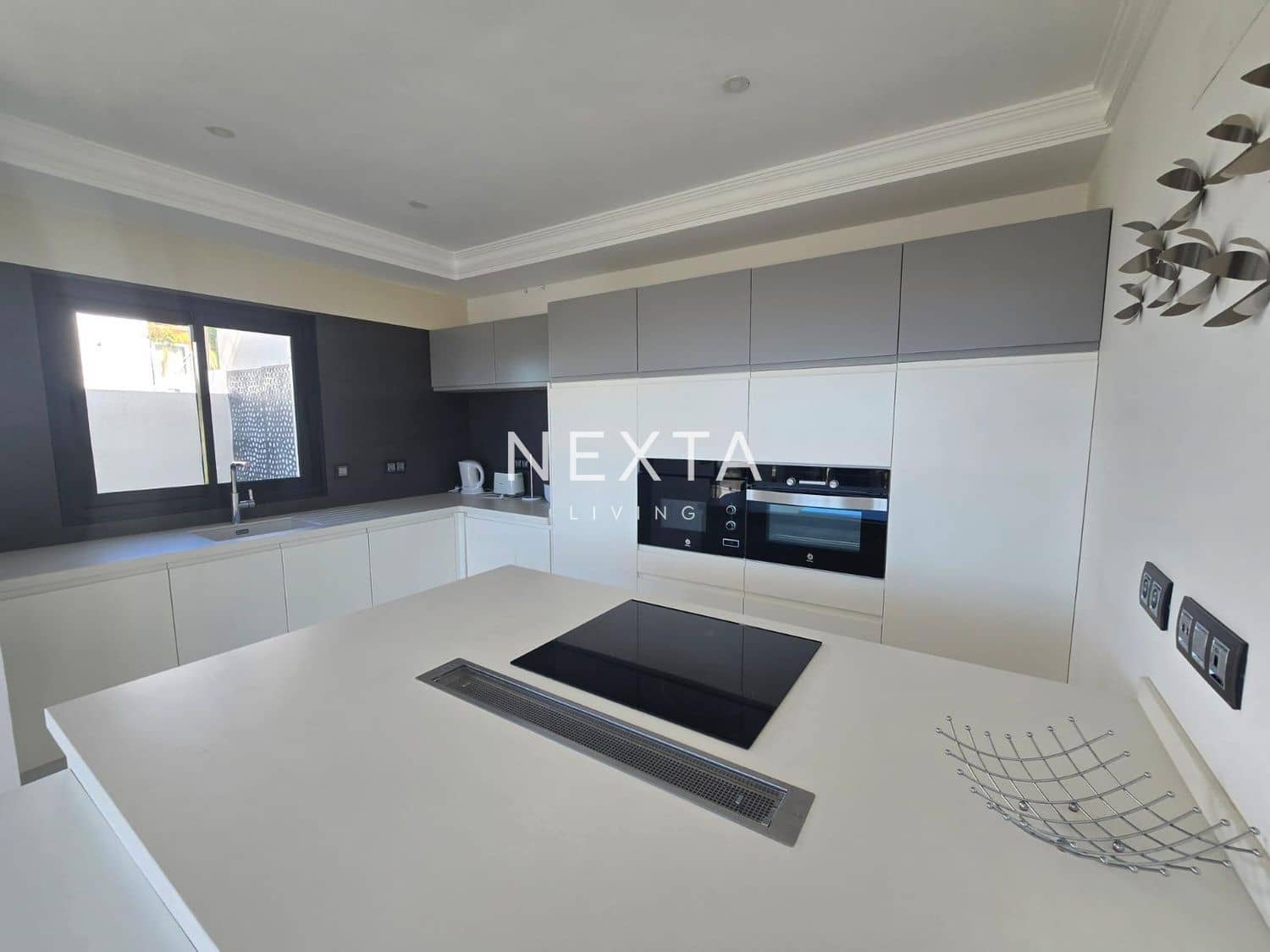 Chalet de 3 habitaciones en Torviscas en venta con piscina garaje - 1.480.000 € (Ref: 9675157)