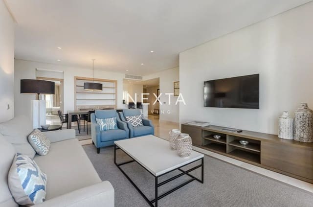 2 makuuhuone Asunto myytävänä paikassa Guía de Isora mukana uima-altaan 
autotalli - 1 149 000 € (Ref: 9685885)