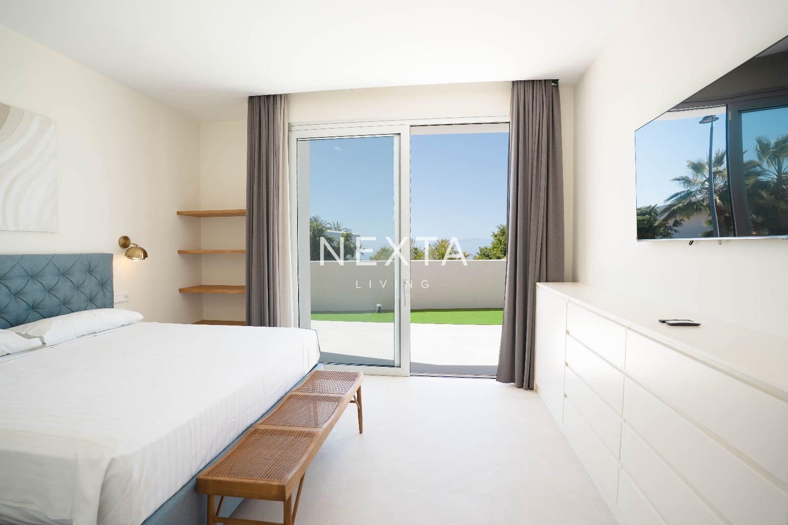 4 bedroom Villa for sale in Guia de Isora with pool garage - € 5,000,000 (Ref: 9688507)