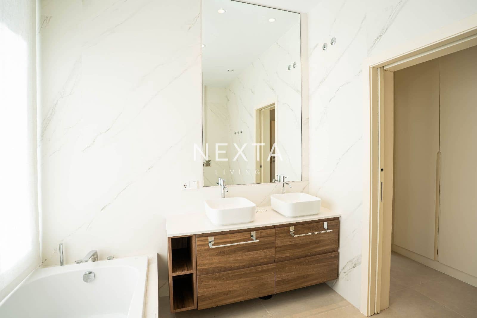 4 bedroom Villa for sale in Guia de Isora with pool garage - € 5,000,000 (Ref: 9688507)