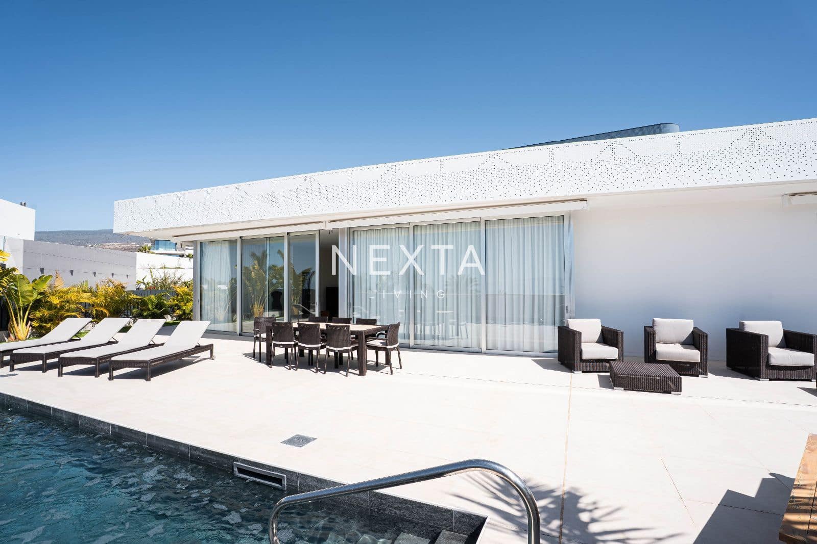 4 bedroom Villa for sale in Guia de Isora with pool garage - € 5,000,000 (Ref: 9688507)