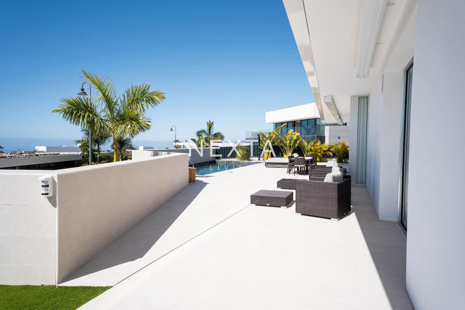 4 bedroom Villa for sale in Guia de Isora with pool garage - € 5,000,000 (Ref: 9688507)