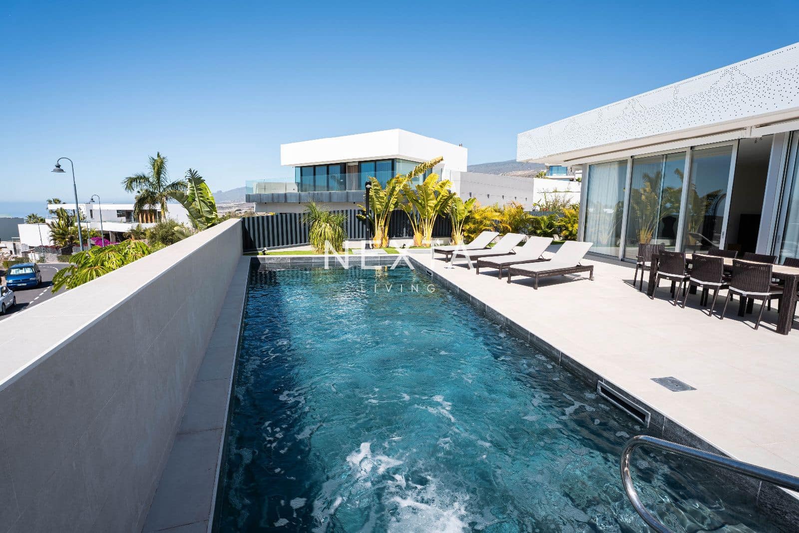 4 bedroom Villa for sale in Guia de Isora with pool garage - € 5,000,000 (Ref: 9688507)