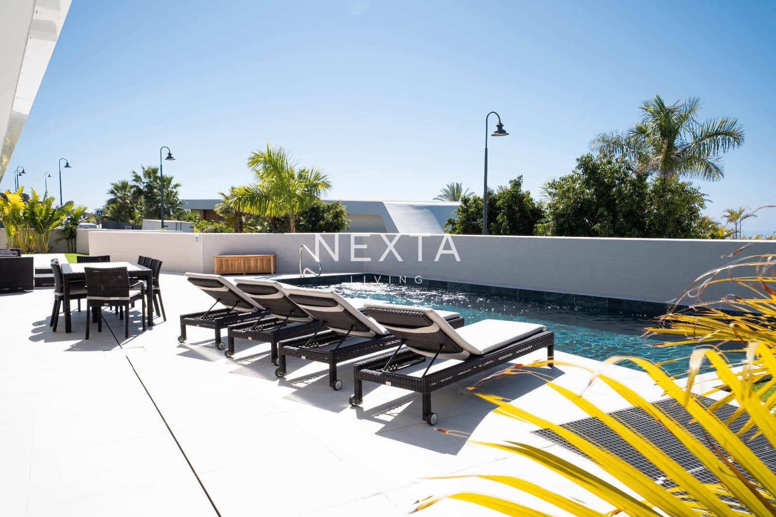 4 bedroom Villa for sale in Guia de Isora with pool garage - € 5,000,000 (Ref: 9688507)