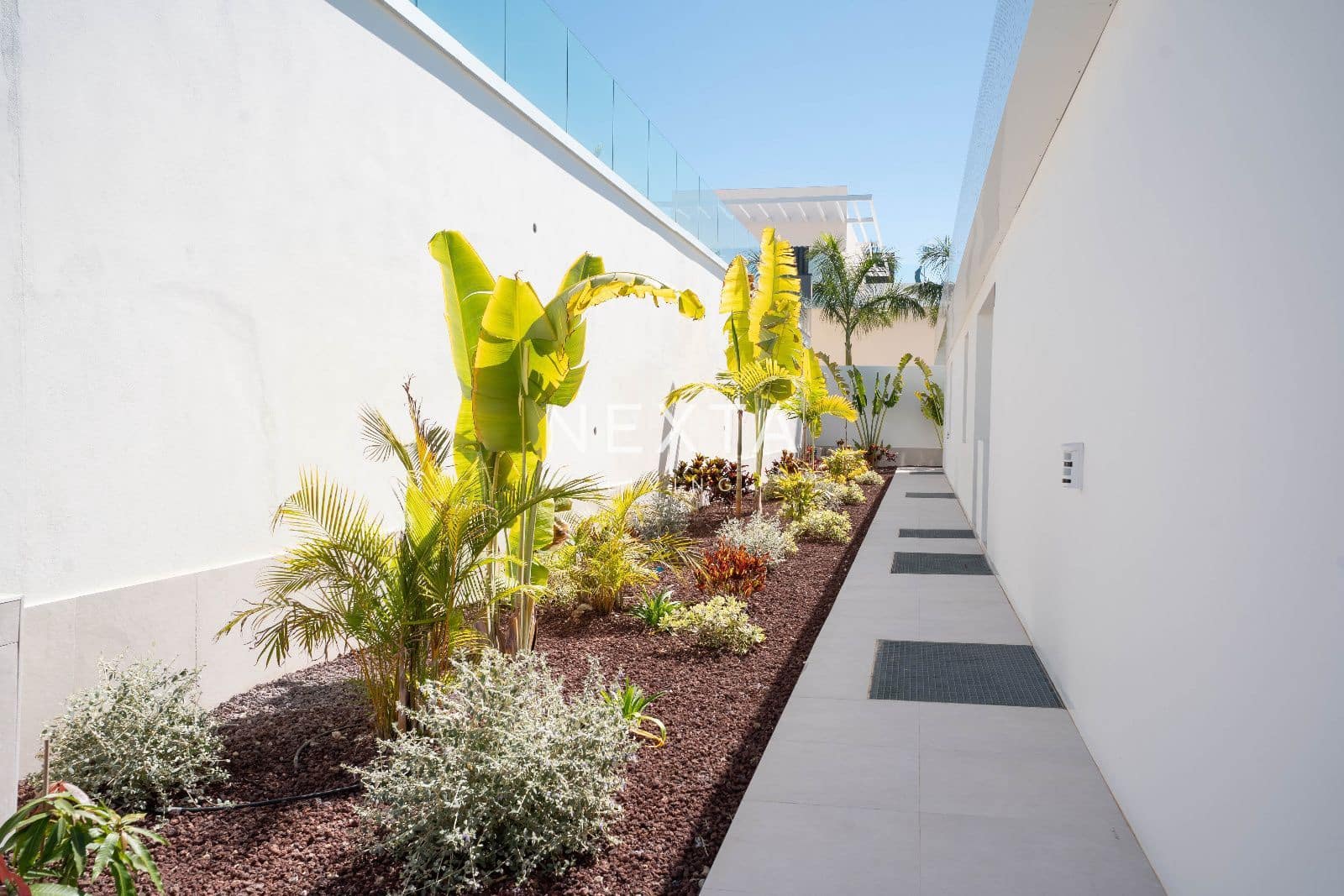 4 bedroom Villa for sale in Guia de Isora with pool garage - € 5,000,000 (Ref: 9688507)