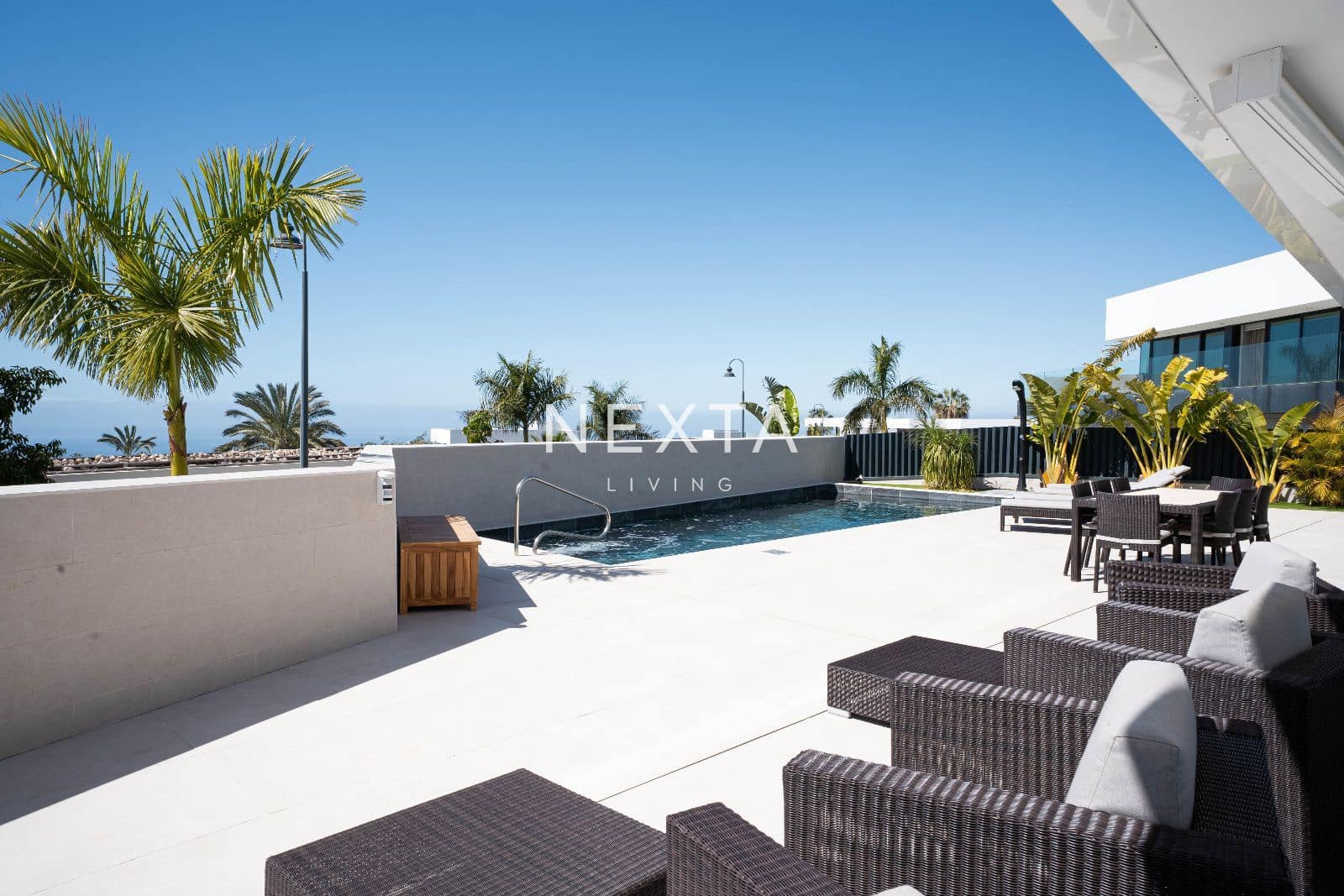 4 bedroom Villa for sale in Guia de Isora with pool garage - € 5,000,000 (Ref: 9688507)