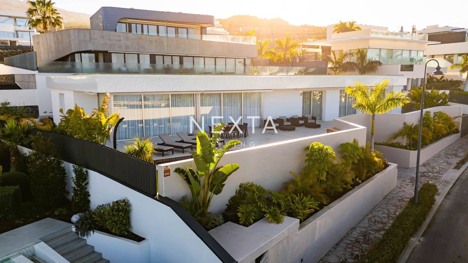 4 bedroom Villa for sale in Guia de Isora with pool garage - € 5,000,000 (Ref: 9688507)