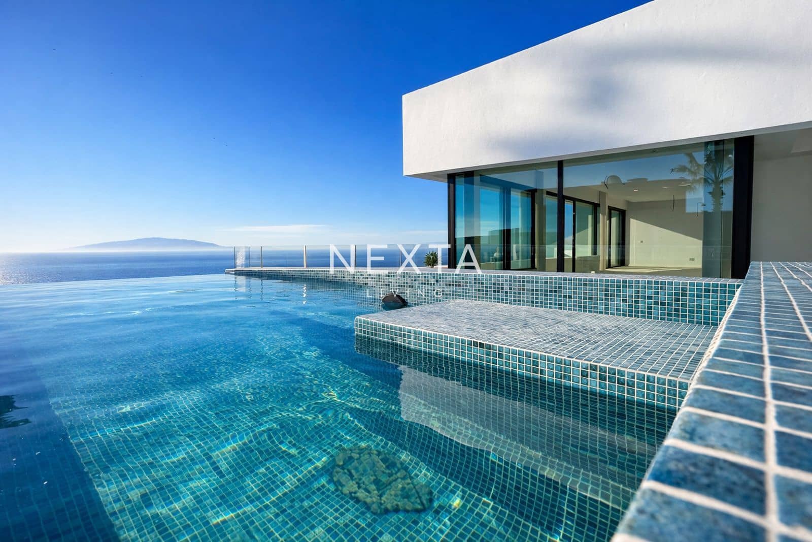 3 bedroom Villa for sale in Piedra Hincada with pool - € 3,290,000 (Ref: 9696784)