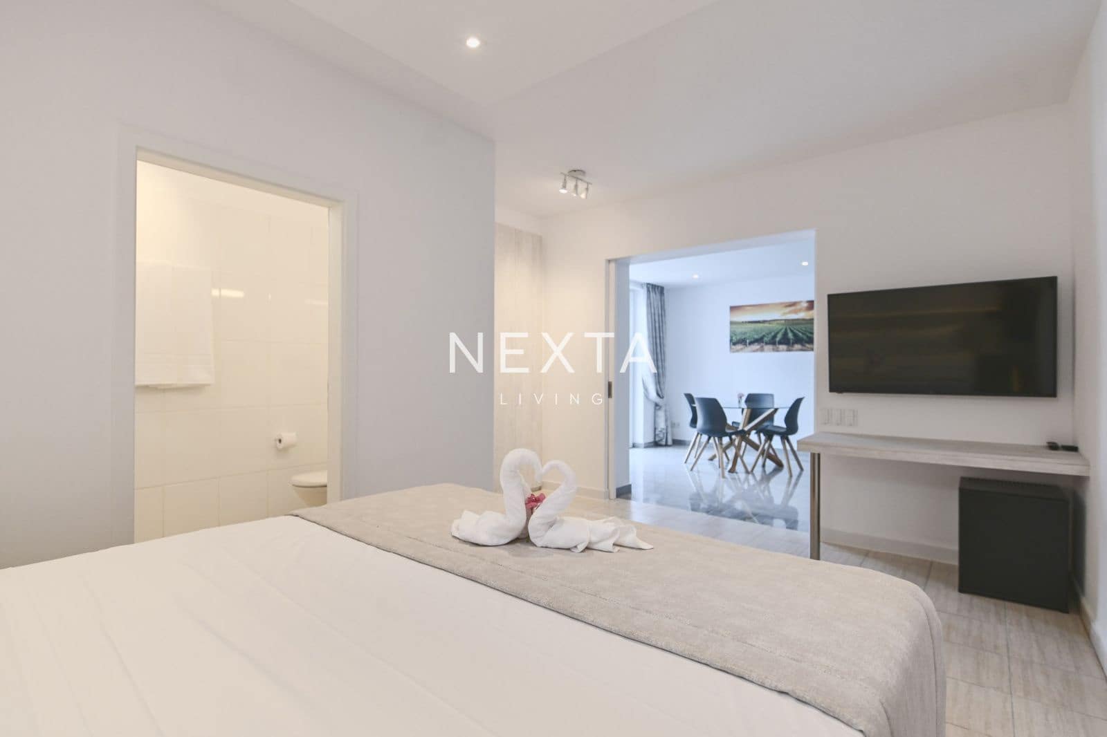 12 makuuhuone Huvila myytävänä paikassa Playa Paraiso mukana uima-altaan - 4 000 000 € (Ref: 9696786)