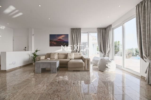 12 makuuhuone Huvila myytävänä paikassa Playa Paraiso, Adeje mukana uima-altaan - 4 000 000 € (Ref: 9696786)