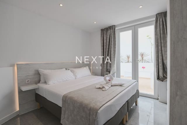 12 makuuhuone Huvila myytävänä paikassa Playa Paraiso, Adeje mukana uima-altaan - 4 000 000 € (Ref: 9696786)