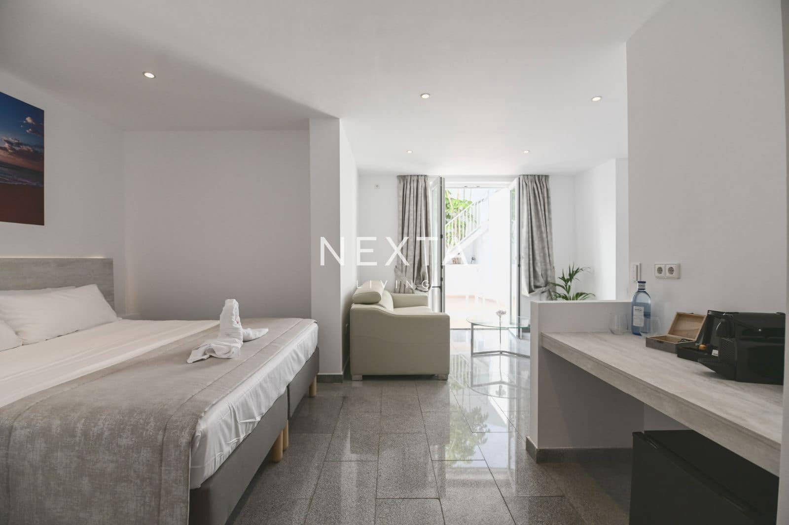 12 makuuhuone Huvila myytävänä paikassa Playa Paraiso mukana uima-altaan - 4 000 000 € (Ref: 9696786)