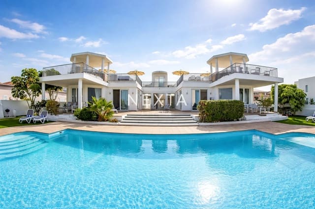 12 makuuhuone Huvila myytävänä paikassa Playa Paraiso, Adeje mukana uima-altaan - 4 000 000 € (Ref: 9696786)