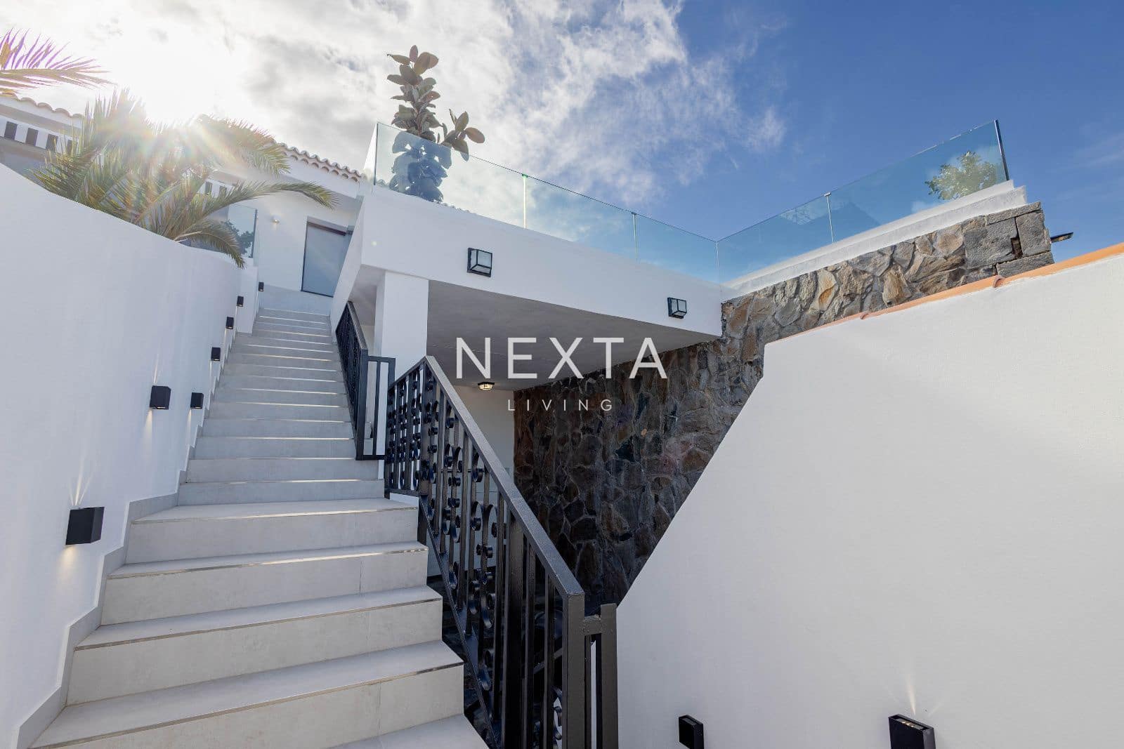 4 slaapkamer Villa te koop in Playa del Duque met zwembad garage - € 2.600.000 (Ref: 9696971)