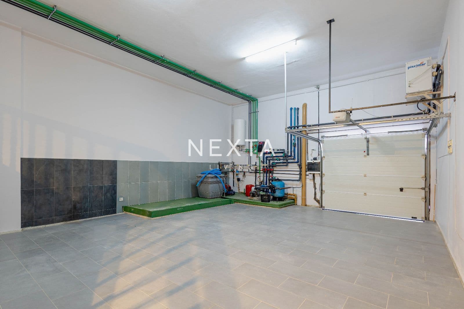 4 slaapkamer Villa te koop in Playa del Duque met zwembad garage - € 2.600.000 (Ref: 9696971)