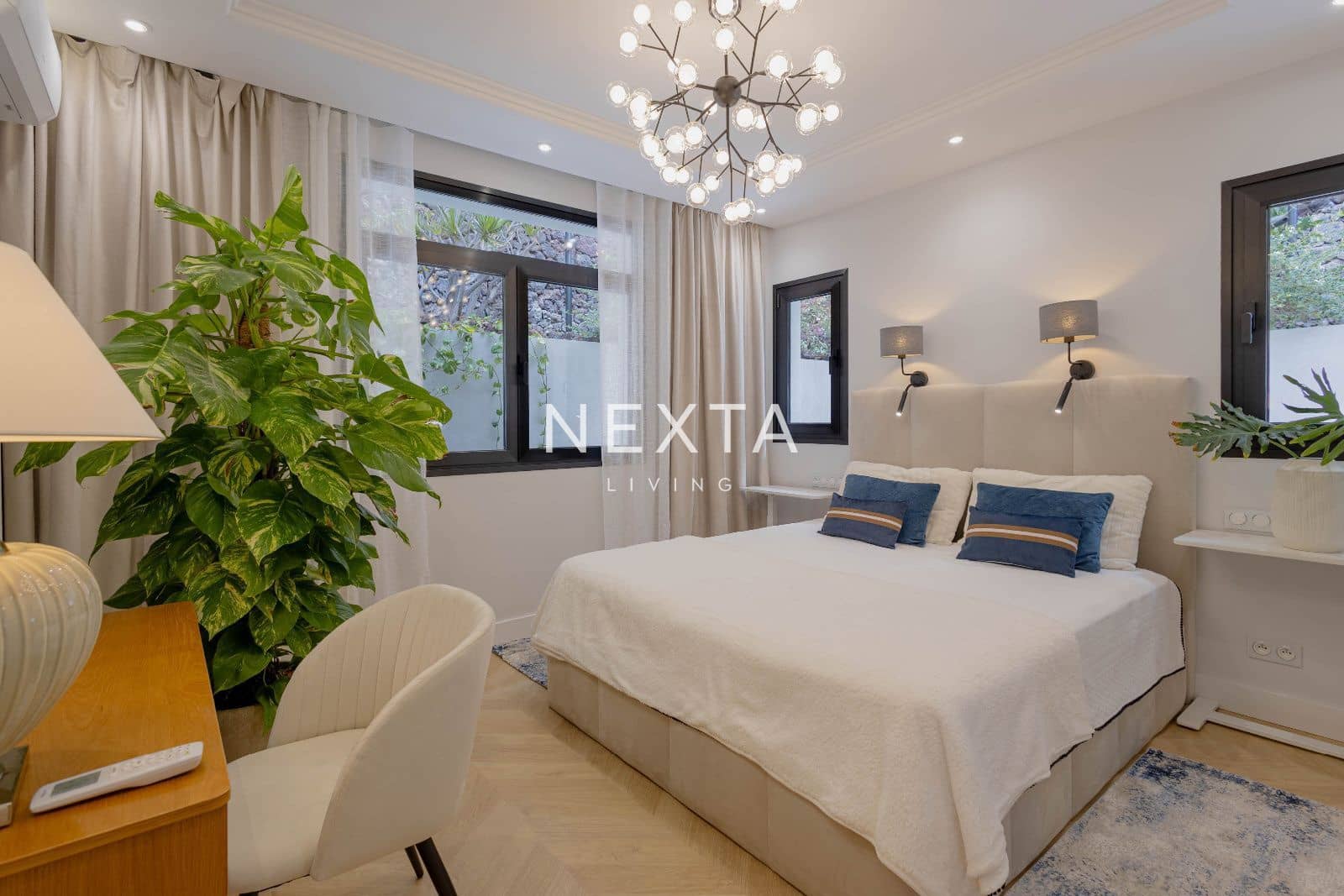 4 slaapkamer Villa te koop in Playa del Duque met zwembad garage - € 2.600.000 (Ref: 9696971)