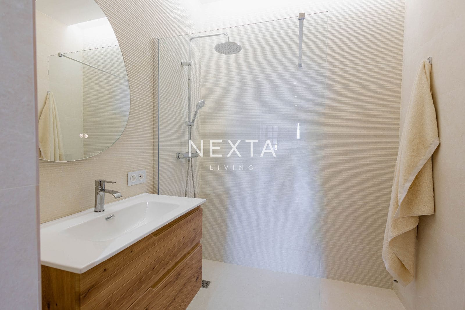 4 slaapkamer Villa te koop in Playa del Duque met zwembad garage - € 2.600.000 (Ref: 9696971)